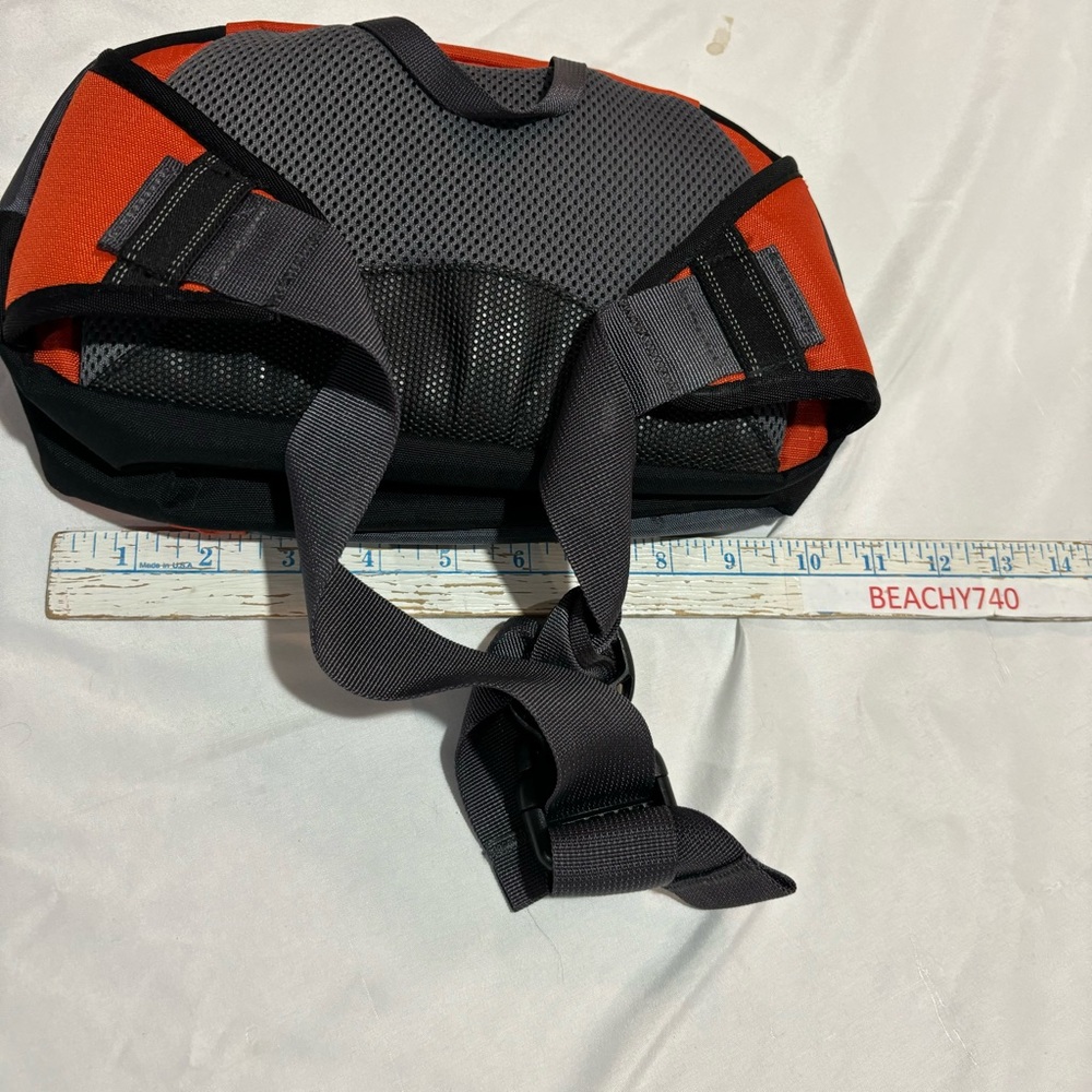 L. L. Bean Fanny / Hiking pack - Picture 3 of 4